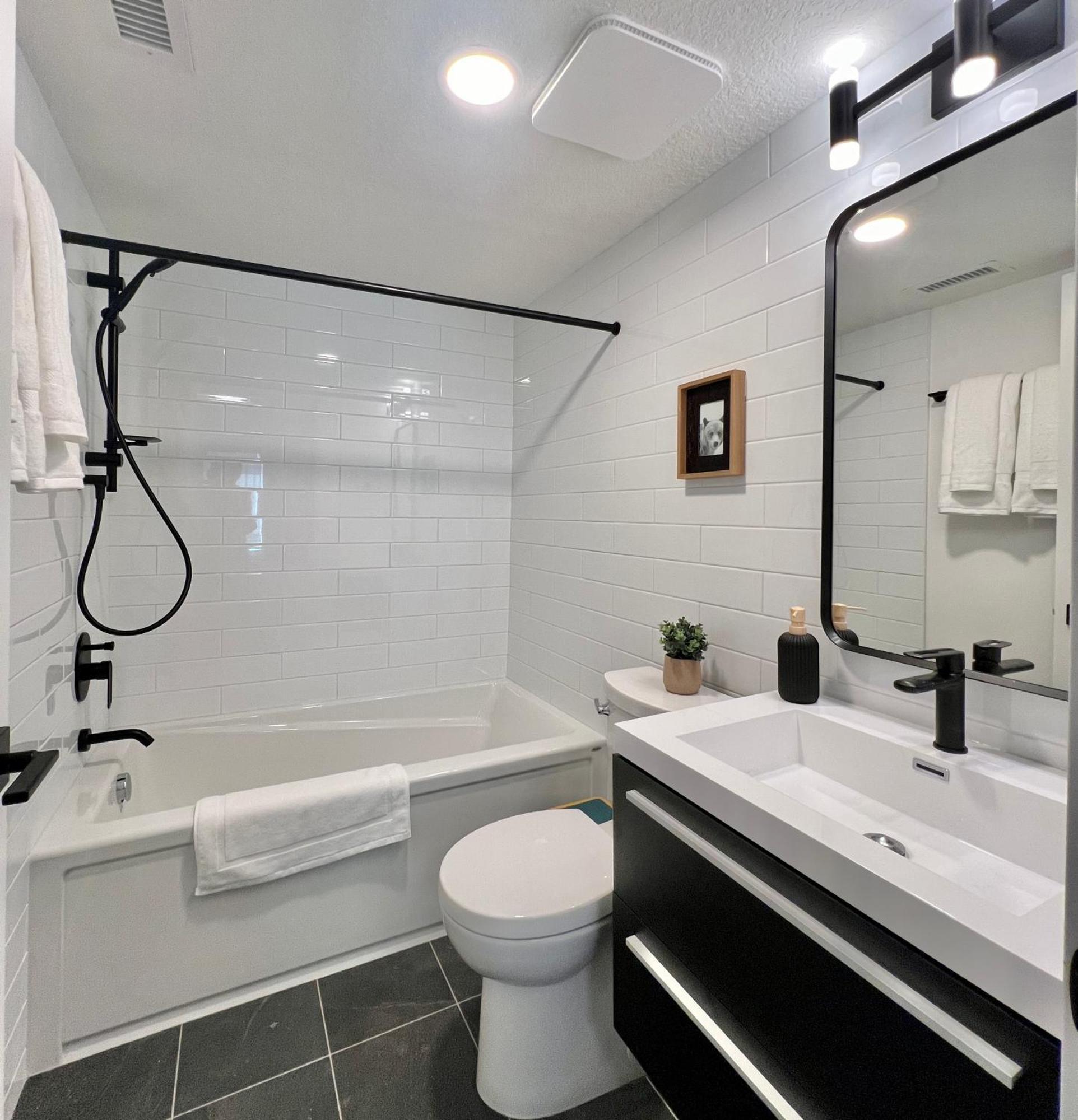 Special! New Downtown Mtn View Free Parking 2B&2B Apartamento Canmore Exterior foto